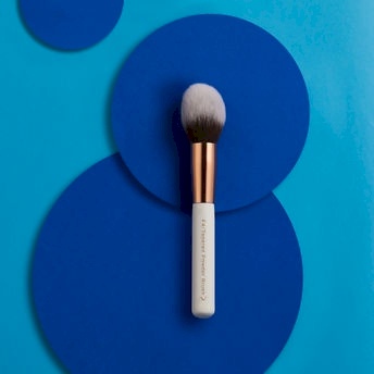 PIGMENT PLAY - TAPERED POWDER BRUSH