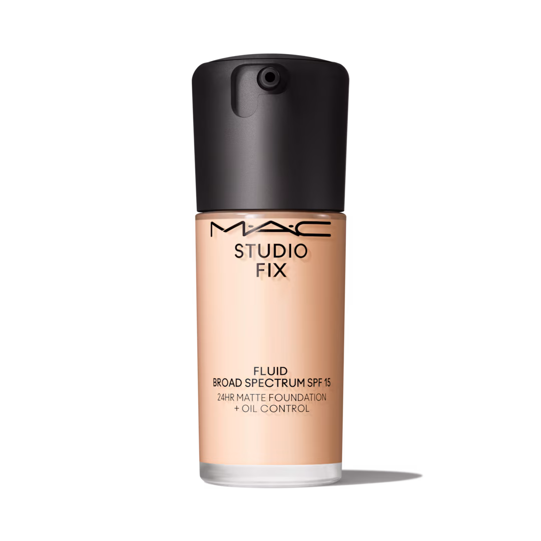 M.A.C - NW10 - Studio Fix Fluid SPF 15 - Soft Matte Foundation With Hyaluronic Acid